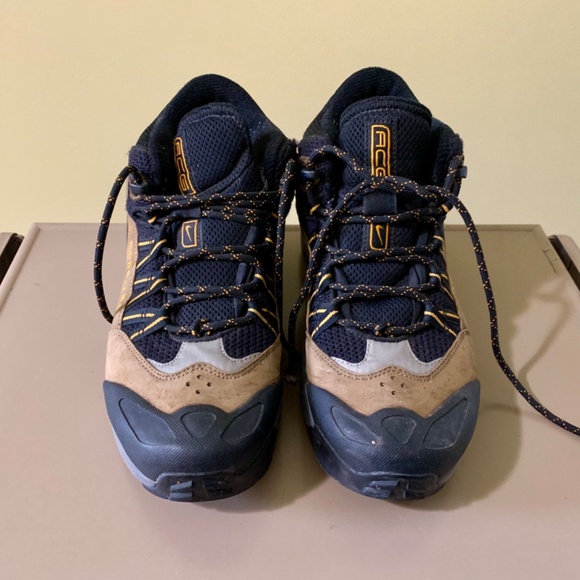 NIKE ACG HIKING SHOES  US9 GORE TEX VIBRAM SOLE  GREAT CONDITION - Picture 2 of 10